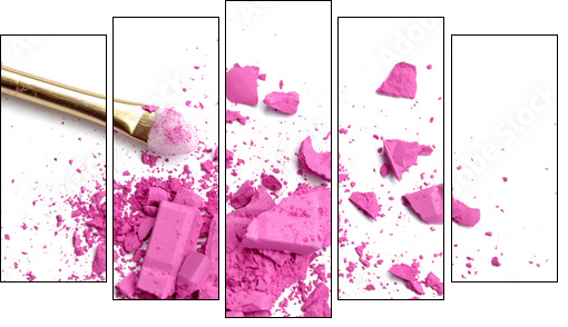 Close up of crushed blush on white background and cosmetic brush - Obraz pięcioczęściowy, Pentaptyk