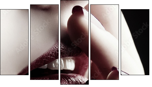 Close-up of lips and nails  - Obraz pięcioczęściowy, Pentaptyk