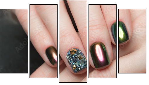 Beautifil Colorful manicure with rhinestone. Nail Design. Close-up. - Obraz pięcioczęściowy, Pentaptyk