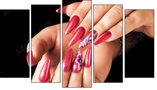 Red nails and floral deign, on black background. - Obraz pięcioczęściowy, Pentaptyk