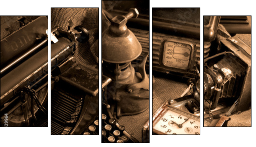Warsztat pracy pisarza – retro maszyna
 - Obraz pięcioczęściowy, Pentaptyk