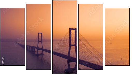 Beautiful scenery of Suramadu bridge at sunset - Obraz pięcioczęściowy, Pentaptyk