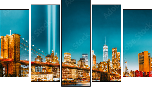 New York night view of the Lower Manhattan and the Brooklyn Bridge across the East River. - Obraz pięcioczęściowy, Pentaptyk