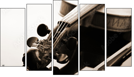 Violin and bow on dark background  - Obraz pięcioczęściowy, Pentaptyk