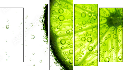 Zielona limonka w szklance wody - Obraz pięcioczęściowy, Pentaptyk