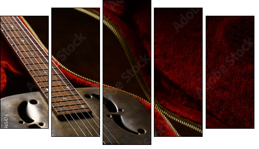 Vintage guitar in case  - Obraz pięcioczęściowy, Pentaptyk