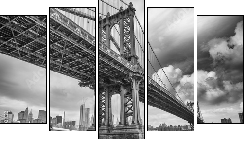 The Manhattan Bridge, New York City. Awesome wideangle upward vi - Obraz pięcioczęściowy, Pentaptyk