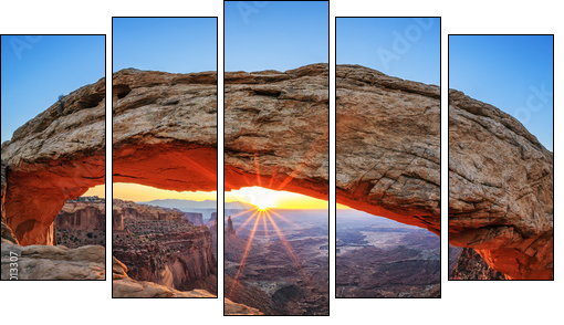 Famous sunrise at Mesa Arch  - Obraz pięcioczęściowy, Pentaptyk