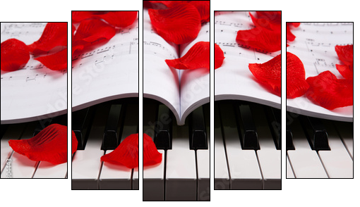 Piano keys and musical book  - Obraz pięcioczęściowy, Pentaptyk