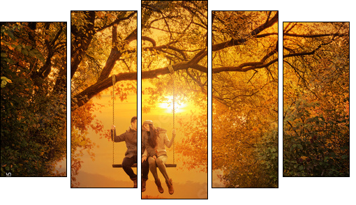 Romantic couple swing in the autumn park  - Obraz pięcioczęściowy, Pentaptyk