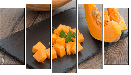 Sliced pumpkin  - Obraz pięcioczęściowy, Pentaptyk