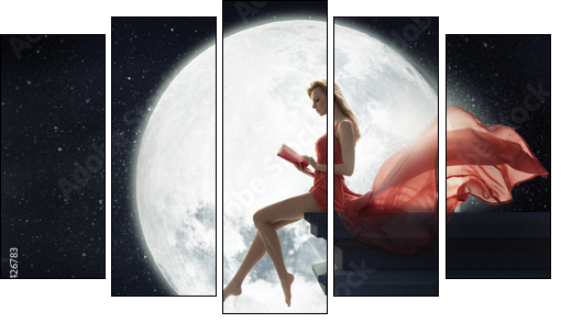 Cute woman over full moon background  - Obraz pięcioczęściowy, Pentaptyk