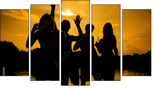 Gruppe feiert Party am Strand  - Obraz pięcioczęściowy, Pentaptyk