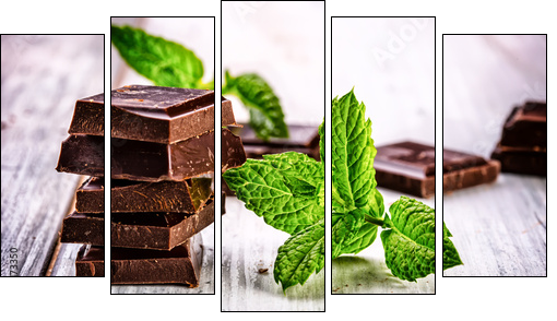 A few cubes of black chocolate with mint leaves on wooden table  - Obraz pięcioczęściowy, Pentaptyk
