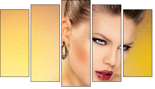 Young hot glamour blue eyed lady wearing luxury jewelery  - Obraz pięcioczęściowy, Pentaptyk