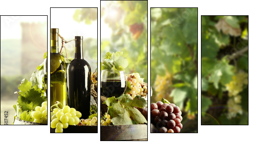 Wine with cask and vineyard  - Obraz pięcioczęściowy, Pentaptyk
