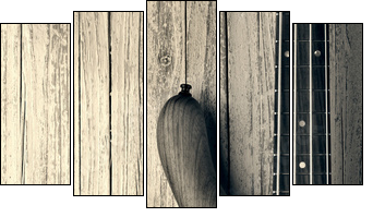 bass on wood vintage photo  - Obraz pięcioczęściowy, Pentaptyk