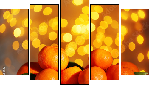 Fresh ripe mandarins on snow, on lights background  - Obraz pięcioczęściowy, Pentaptyk