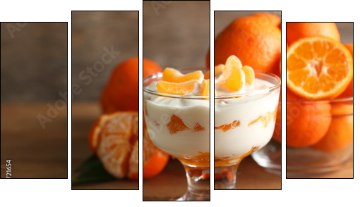 Tasty milk dessert with fresh tangerine pieces in glass bowl,  - Obraz pięcioczęściowy, Pentaptyk