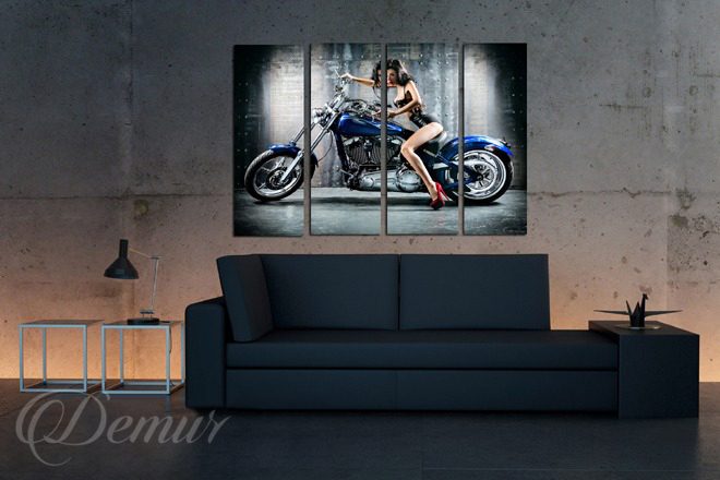 Kobieta-i-motocykl-erotyka-obrazy-demur